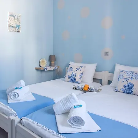 Holiday home Port View House Parasporos