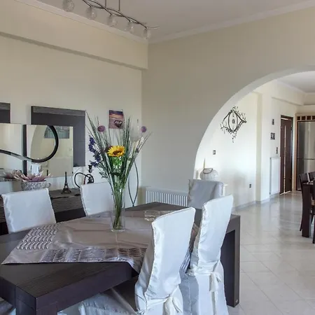 Port View House بيت للعطل Parasporos