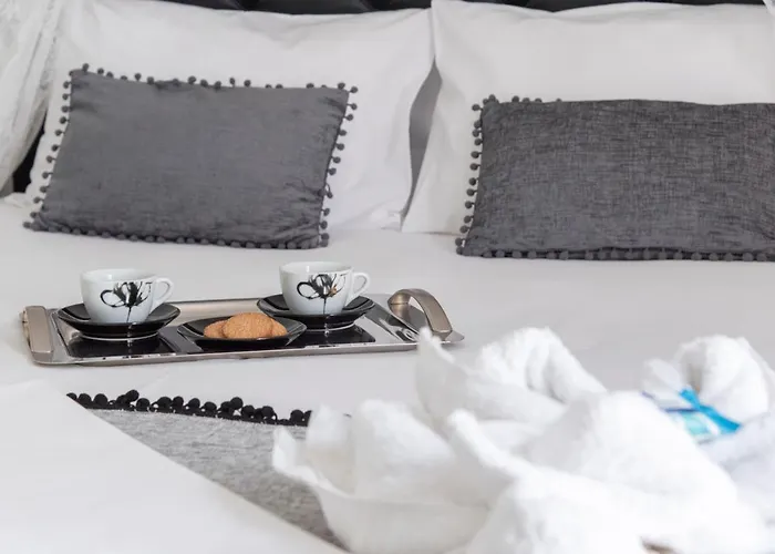 Port View House * Parasporos